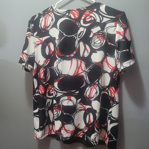 Lindor Black, White and Red Circle Patterned Short Sleeve Top M - Picture 5 of 6